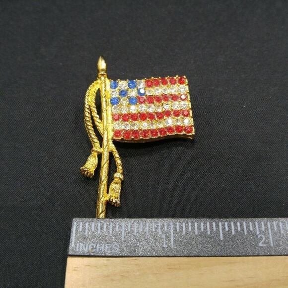 Vtg Rafaelian American Flag Brooch Rhinestone Pave Waving Gold Tone Tassels, 2" - Picture 4 of 8